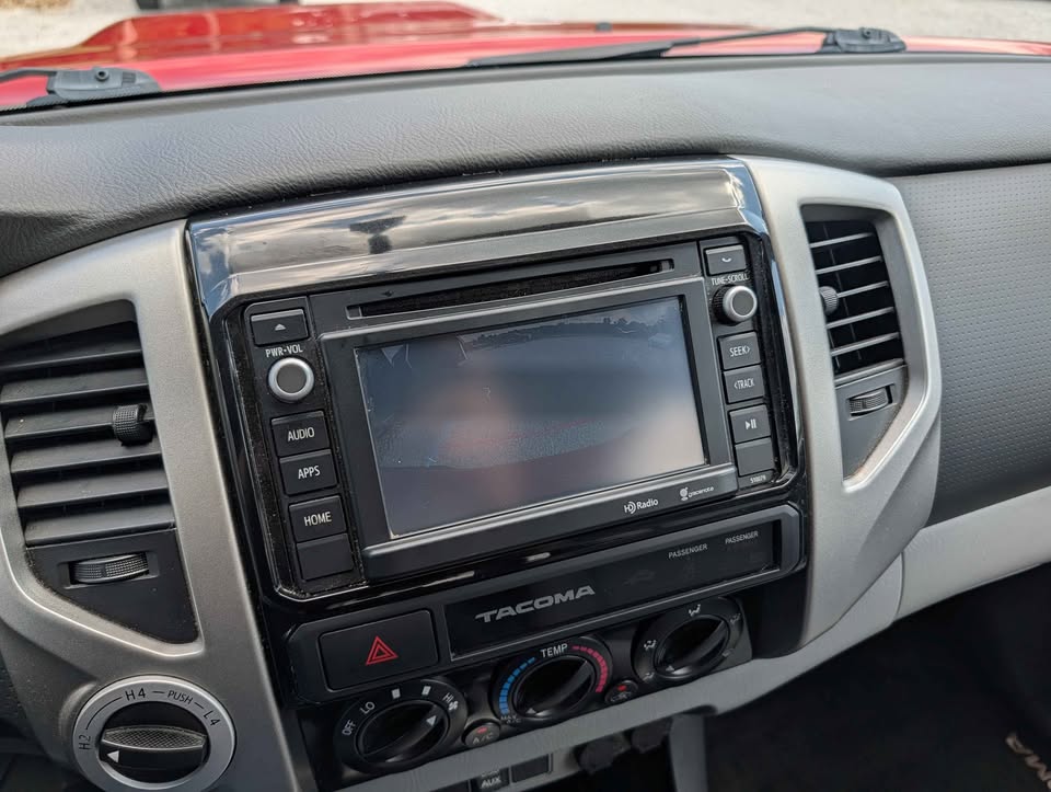 Used 2015 Toyota Tacoma 4x4 Double Cab image 12