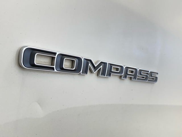 Used 2018 Jeep Compass Latitude AWD/4WD image 14