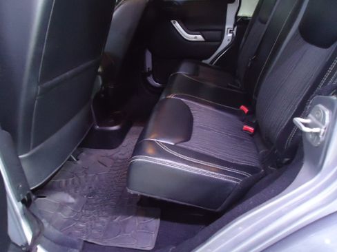 Used 2013 Jeep Wrangler Freedom Edition image 3