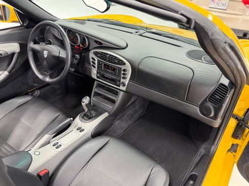 Used 2000 Porsche Boxster image 19