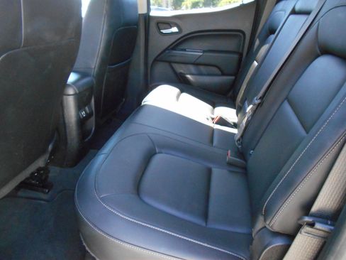Used 2022 GMC Canyon 2WD Crew Cab Elevation image 7