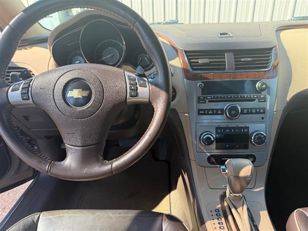 Used 2008 Chevrolet Malibu LTZ V6 FWD image 10