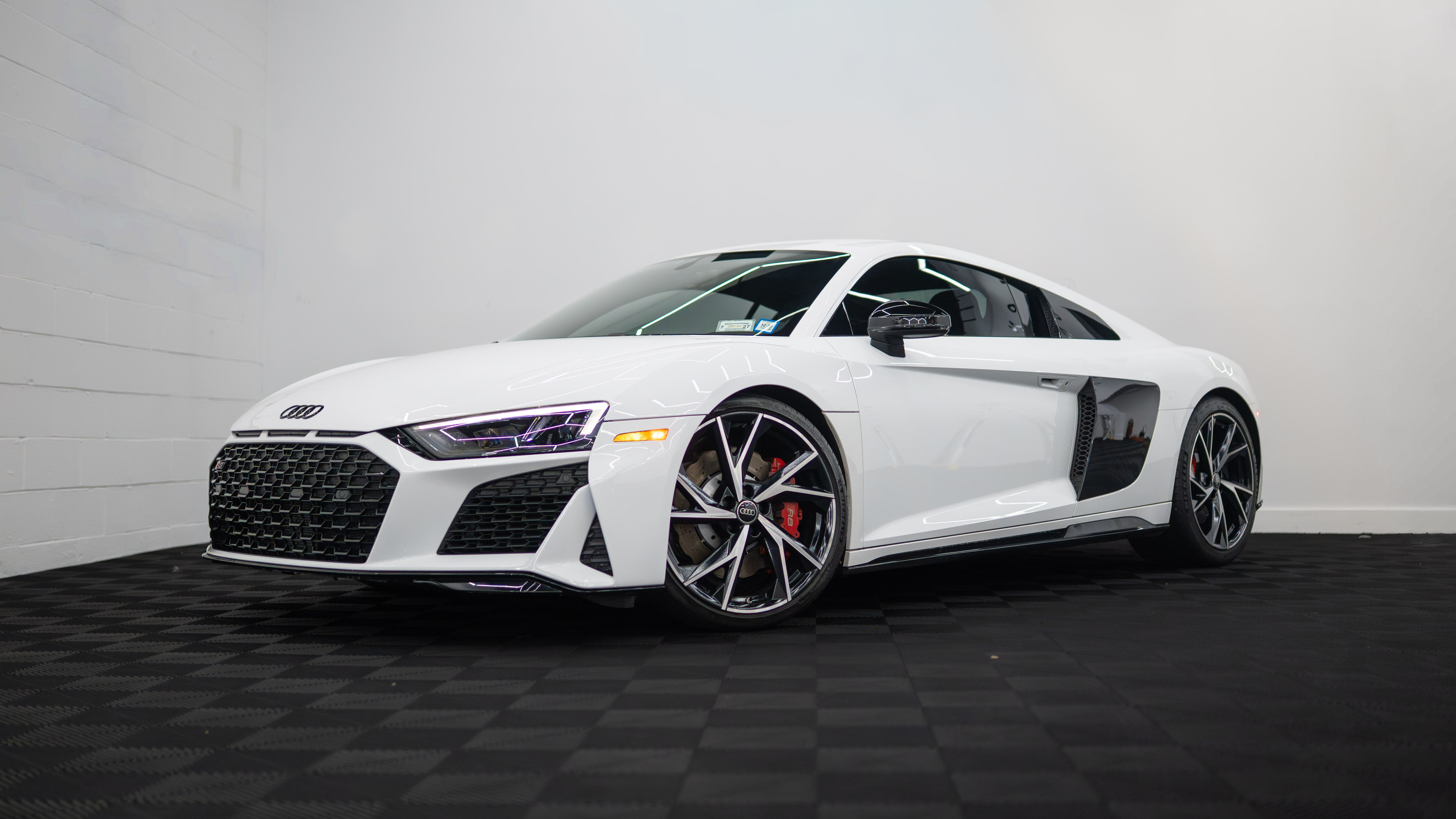 Used 2023 Audi R8 V10 performance Coupe RWD image 2