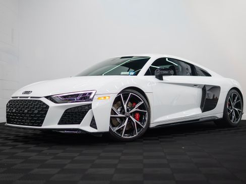 Used 2023 Audi R8 V10 performance Coupe RWD image 2