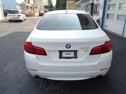 Used 2011 BMW 535i xDrive Sedan AWD/4WD image 9