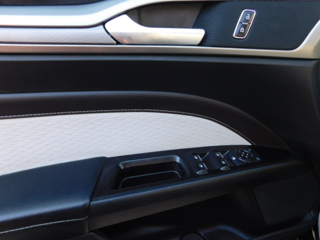 Used 2019 Ford Fusion SE FWD image 13