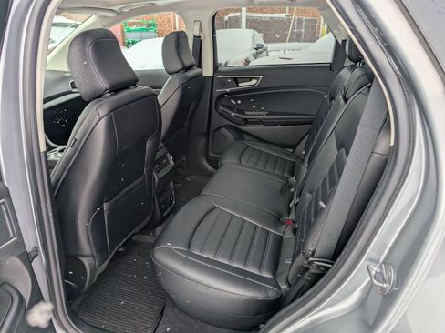 Used 2024 Ford Edge SEL image 7