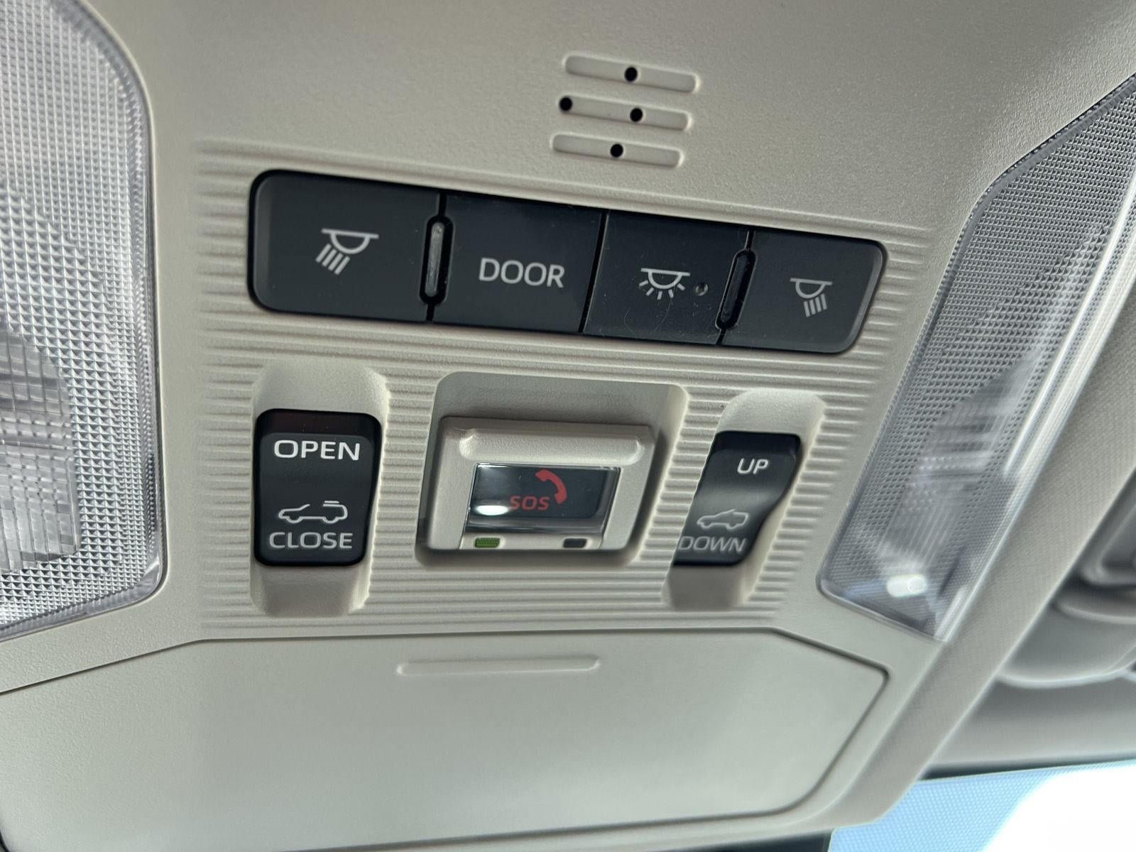 Used 2024 Toyota RAV4 XLE AWD/4WD image 21