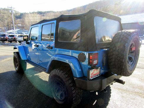 Used 2015 Jeep Wrangler Altitude image 6