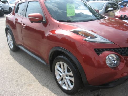 Used 2015 Nissan Juke AWD image 3