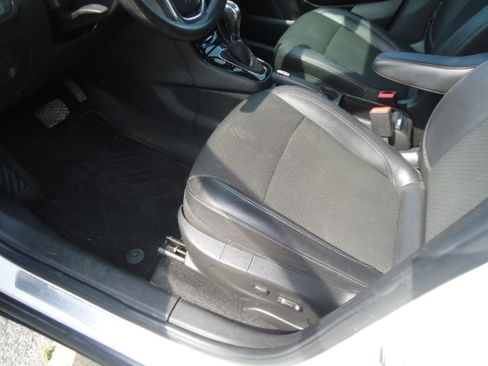 Used 2018 Buick Encore FWD Preferred image 14