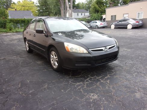 Used 2007 Honda Accord SE Sedan image 3