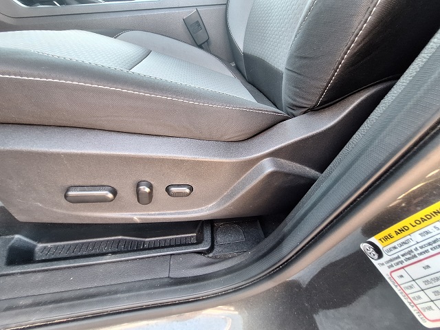 Used 2017 Ford Escape 4WD SE image 11