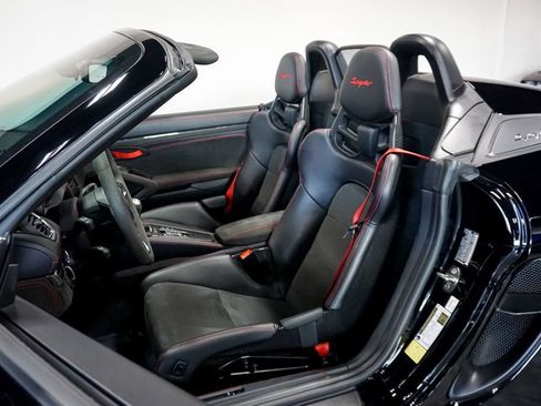 Used 2022 Porsche 718 Boxster Spyder RWD image 11