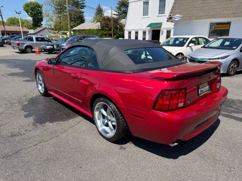 Used 2001 Ford Mustang GT Convertible RWD image 45