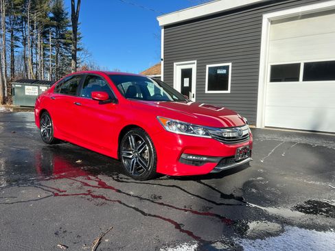 Used 2017 Honda Accord Sport image 7