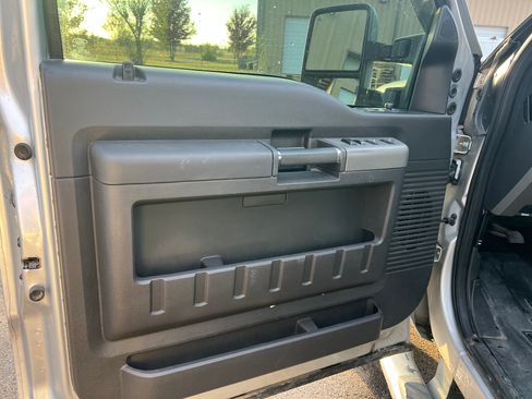 Used 2012 Ford F250 Lariat image 11