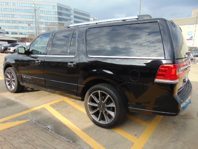 Used 2017 Lincoln Navigator L 4WD Reserve image 6