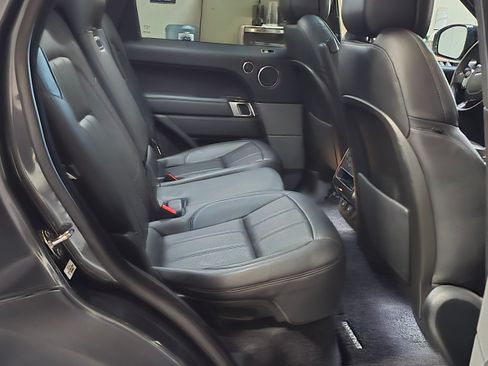 Used 2019 Land Rover Range Rover Sport HSE image 15