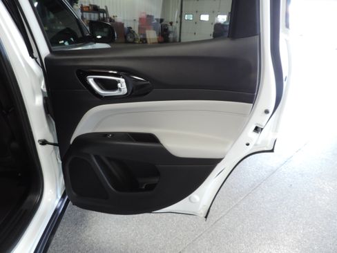 Used 2023 Jeep Compass 4WD Limited image 27
