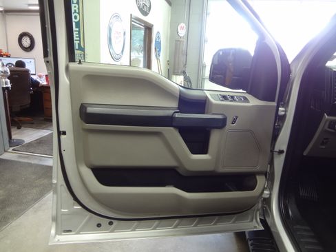 Used 2019 Ford F150 STX image 17