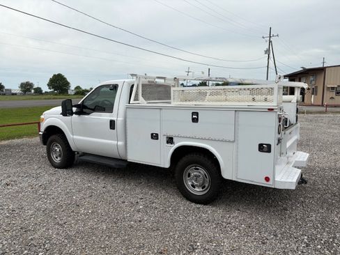 Used 2016 Ford F250 AWD/4WD image 2