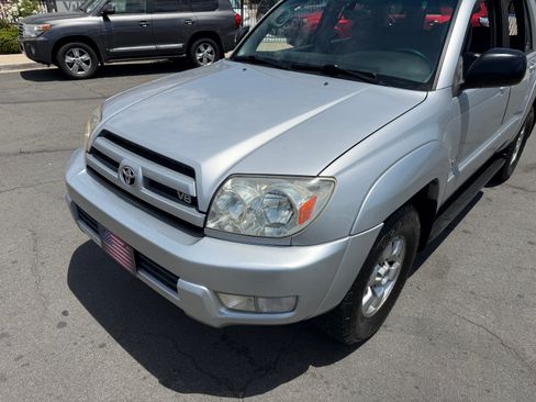 Used 2004 Toyota 4Runner 2WD SR5 V8 image 9