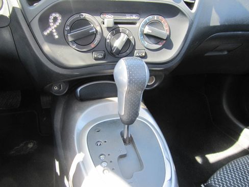 Used 2016 Nissan Juke SV image 10