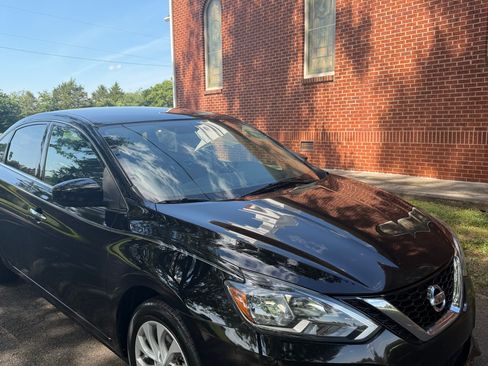 Used 2019 Nissan Sentra SV w/ Trunk Package FWD image 3