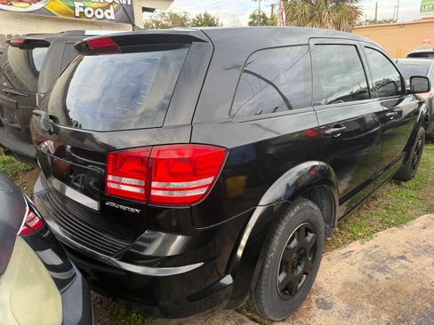 Used 2010 Dodge Journey SE image 3