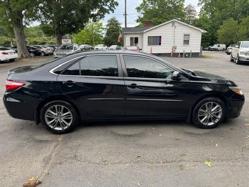 Used 2017 Toyota Camry SE Sedan FWD image 6