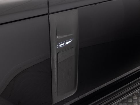 Used 2025 Land Rover Range Rover SE image 24