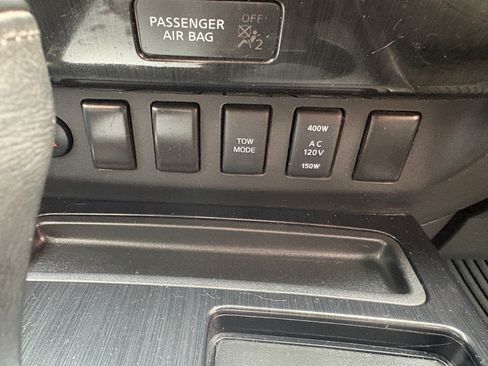 Used 2014 Nissan Titan 4x4 Crew Cab image 19