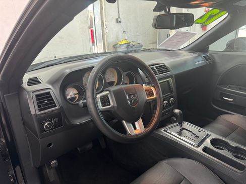 Used 2012 Dodge Challenger R/T image 15