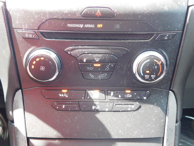Used 2016 Ford Edge FWD SE image 19