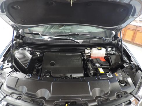 Used 2023 Chevrolet Traverse LT image 14