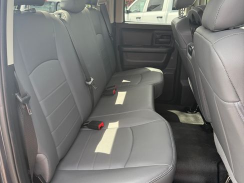 Used 2018 RAM 1500 ST image 19