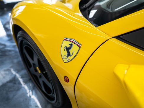 Used 2017 Ferrari 488 Spider image 9