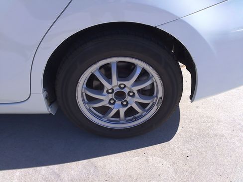 Used 2012 Toyota Prius V image 35