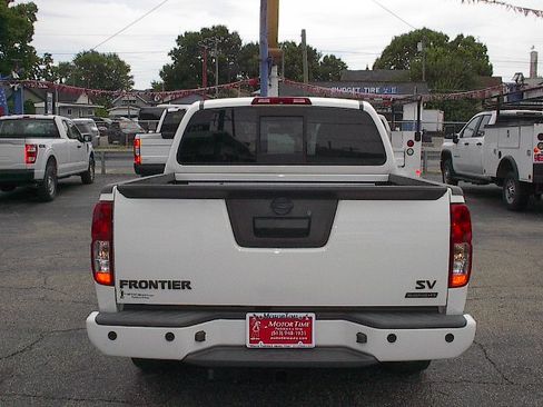 Used 2021 Nissan Frontier SV image 5