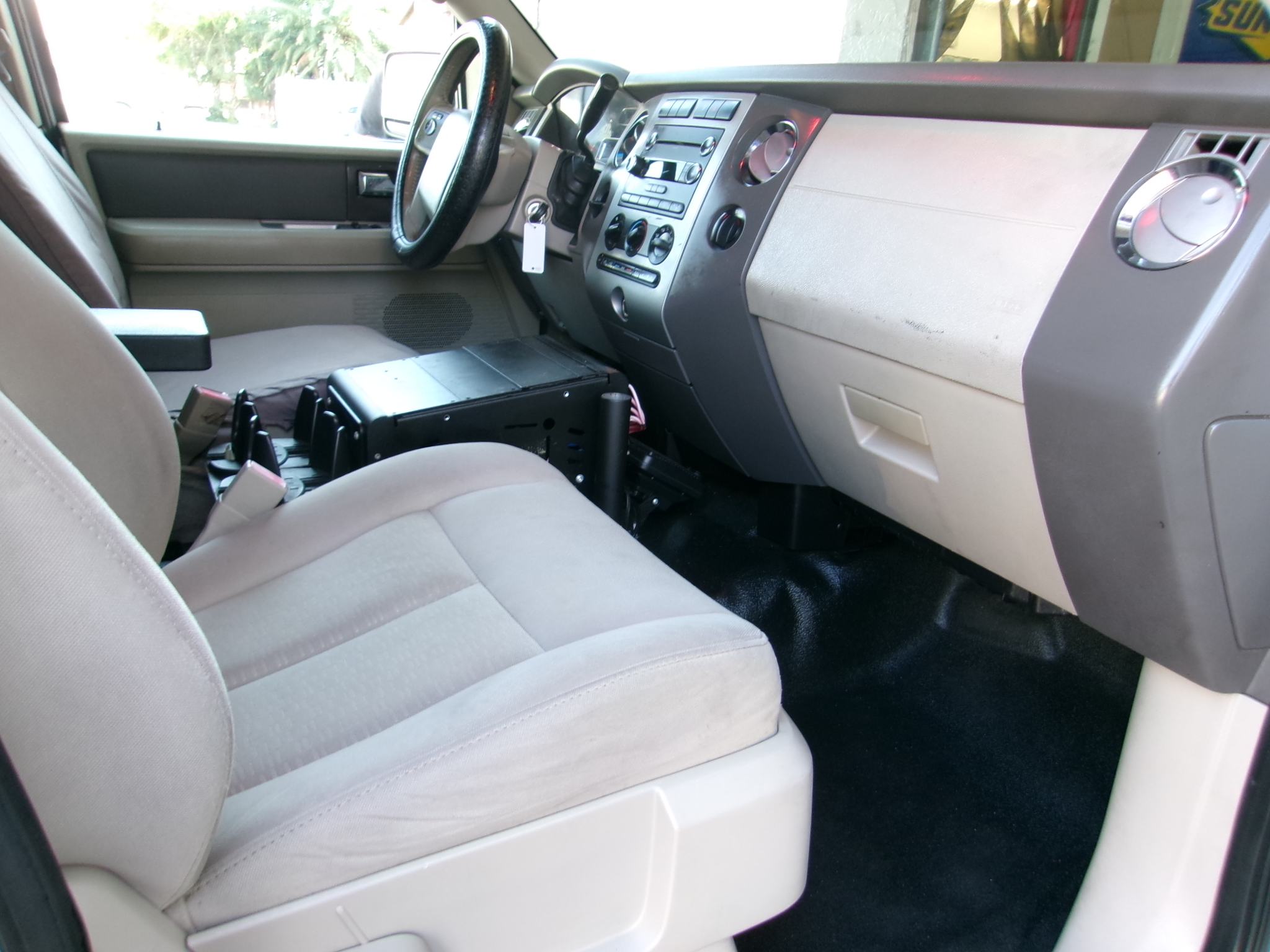 Used 2012 Ford Expedition 2WD XL image 5