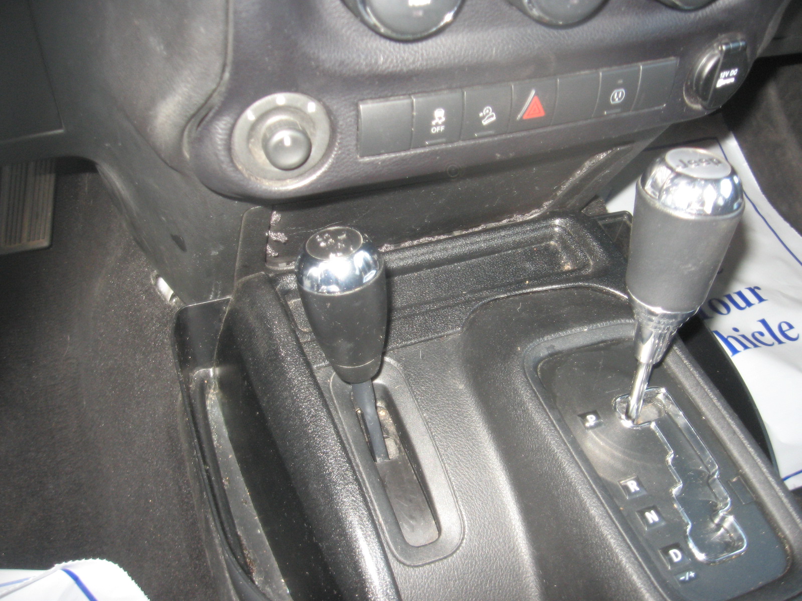 Used 2015 Jeep Wrangler 4WD Unlimited Sahara image 12