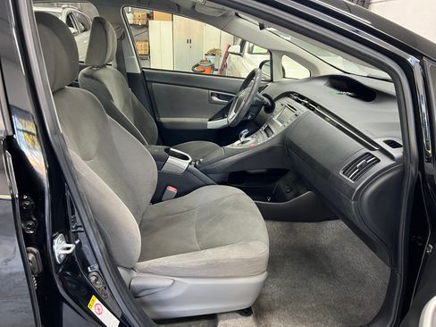 Used 2015 Toyota Prius Two image 17