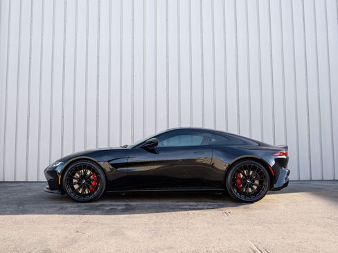 Used 2022 Aston Martin V8 Vantage image 5