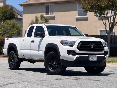 Used 2022 Toyota Tacoma 2WD Access Cab image 4