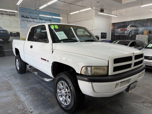 Used 1998 Dodge Ram 2500 Truck 4x4 Quad Cab image 9