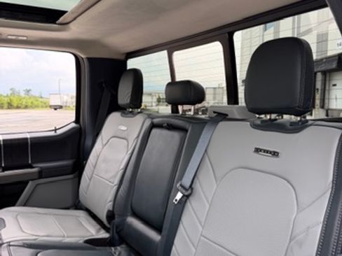 Used 2022 Ford F450 4x4 Crew Cab Super Duty image 14