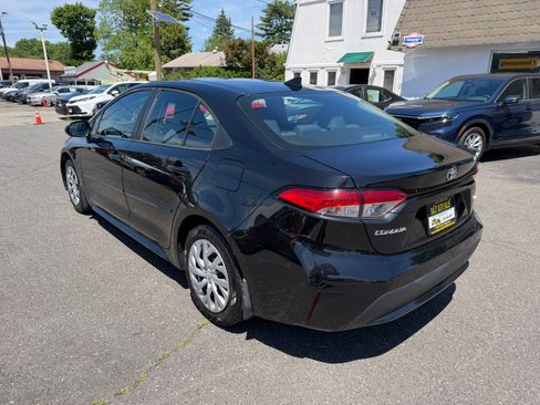 Used 2020 Toyota Corolla LE Sedan FWD image 22