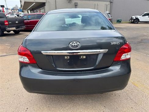 Used 2012 Toyota Yaris image 3