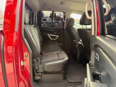 Used 2017 Nissan Titan PRO-4X image 19